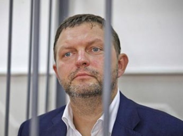 Судья признал Никиту Белых виновным во взяточничестве и предложил присесть