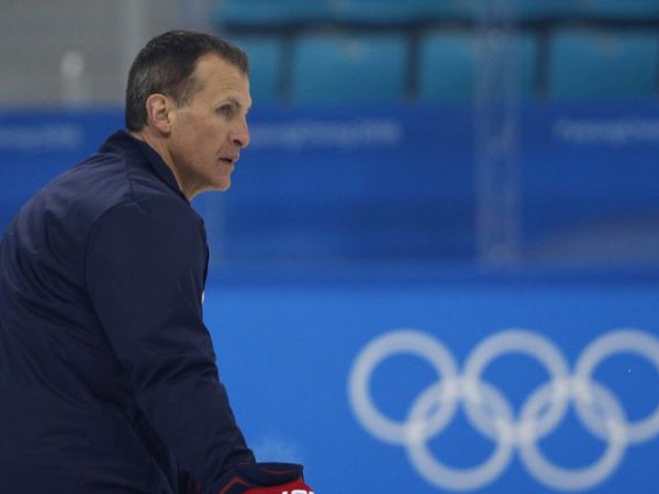 Тренер сборной США по хоккею рассказал, почему не пожал руку Олегу Знарку после разгрома от россиян