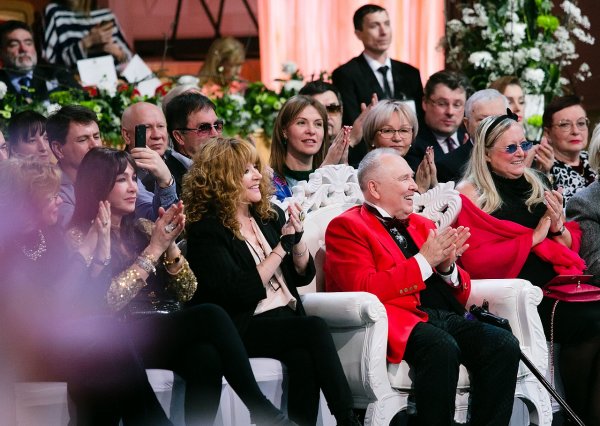 80-летний юбилей модельер Вячеслав Зайцев встречал на троне