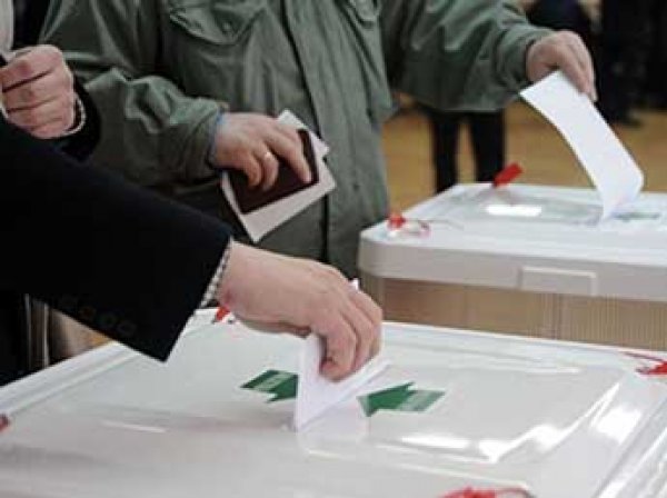 В России стартовали выборы президента - одним из первых проголосовал "двойник" Путина