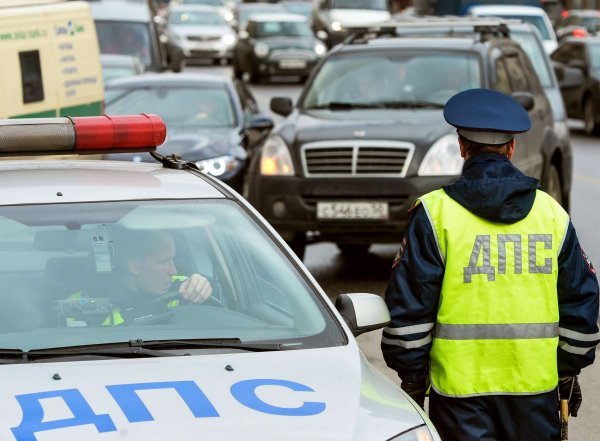 Неизвестные на Hammer обстреляли из автомата гаишников в Санкт-Петербурге