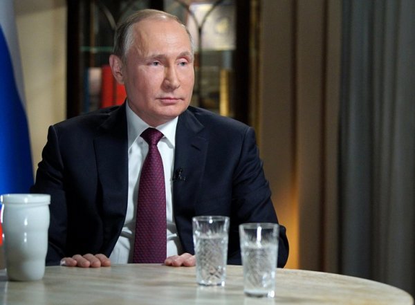 Путин рассказал, как чуть не сбили самолет во время открытия Олимпиады в Сочи