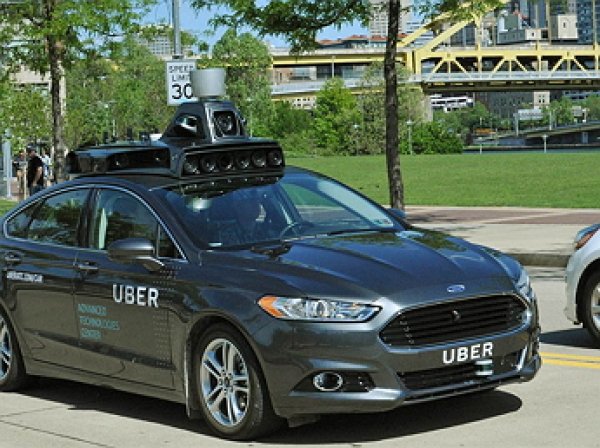 В США беспилотный автомобиль Uber впервые насмерть сбил пешехода