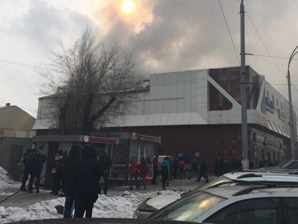 Пожар в Кемерово в ТРЦ "Зимняя вишня": в огне погибли 6 человек (ФОТО, ВИДЕО)