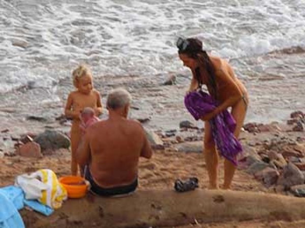 Россиянка родила ребенка прямо на пляже в Египте
