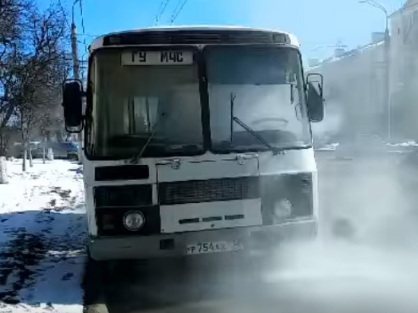 Во Владимире загорелся автобус с журналистами, ехавшими на проверку торгового центра