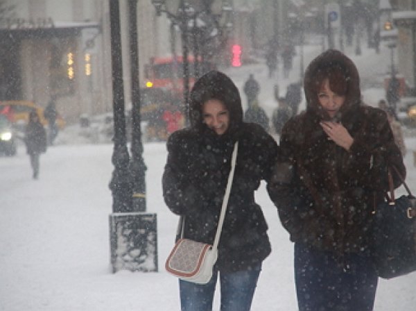 На Москву обрушился мощнейший снегопад за 68 лет