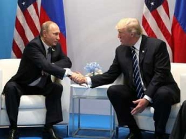 Ушаков: Трамп предложил Путину встречу в Вашингтоне