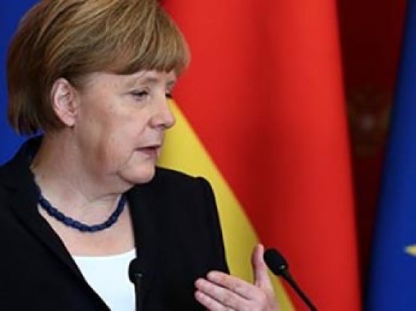 СМИ: Меркель попросит Трампа освободить Германию от жестких санкций против РФ