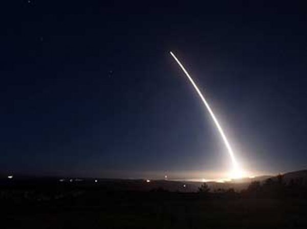 В Сеть попало видео запуска в США межконтинентальной ракеты Minuteman III