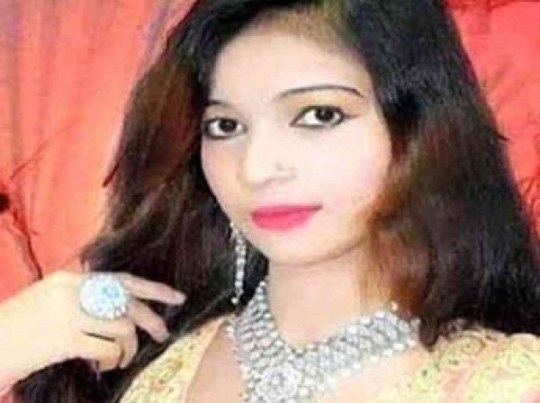 В Пакистане беременную певицу прямо на концерте застрелили за отказ выступать стоя