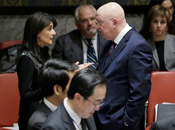 Небензя поцеловал Никки Хейли перед заседанием Совбеза ООН