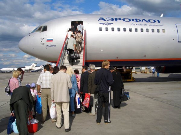 «Аэрофлот» уволит стюардессу за то, что назвала Калининград Кенигсбергом
