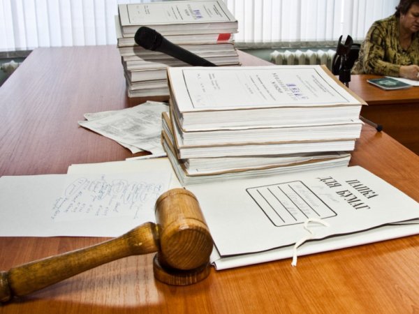 В Москве адвокат съел материалы дела в суде