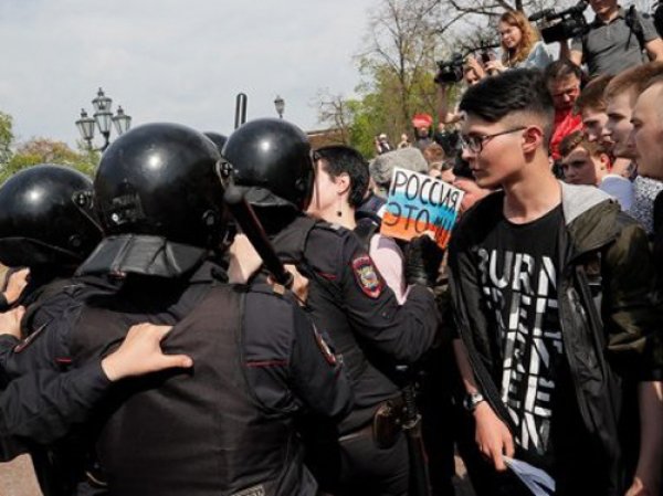 При разгоне акции протеста в Москве пострадал 13-летний подросток