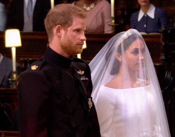 Принц Гарри женился на Меган Маркл в присутствии бывших подружек