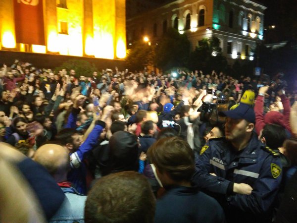 Недовольные посетители ночных клубов устроили беспорядки в Тбилиси