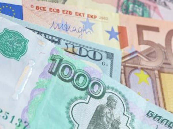 Курс доллара на сегодня, 18 мая 2018: россиянам придется смириться с удешевлением рубля - эксперты