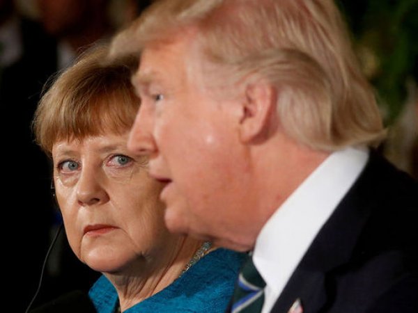 WSJ: Трамп требует от Меркель отказаться от "Северного потока-2", угрожая санкциями