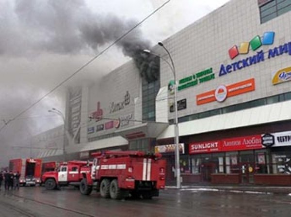 После трагедии в "Зимней вишне" в России закрыли треть торговых центров