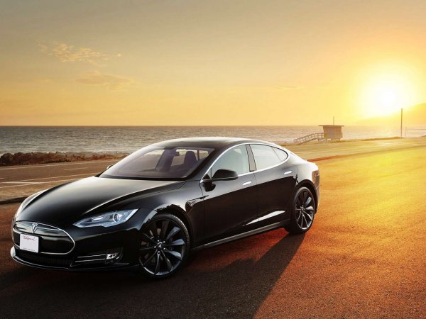В России открыли предзаказ на автомобили Tesla