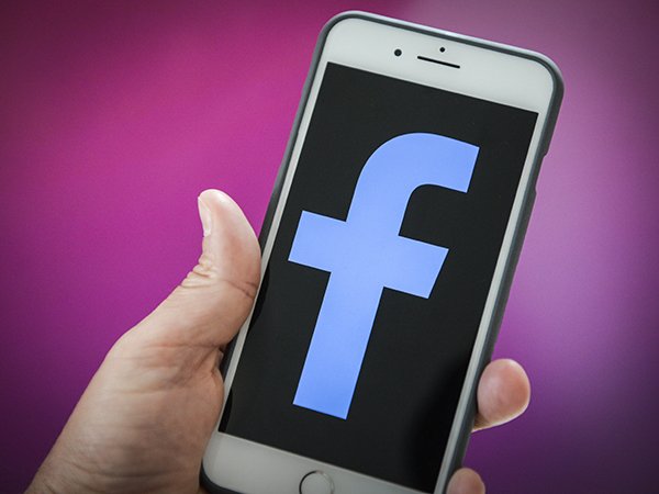 Facebook уличили в "сливе" данных пользователей 60 производителям