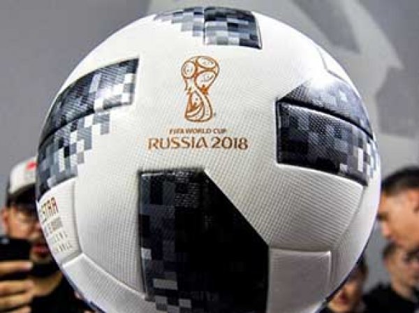 СМИ: Мутко утопил официальный мяч ЧМ-2018 в Байкале