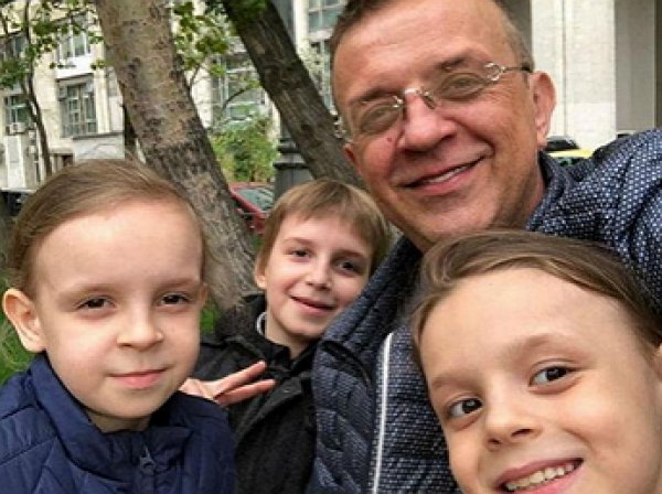 Роман Жуков рассказал, почему бросил жену с шестью детьми