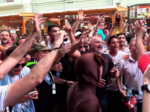 Болельщики Аргентины поучаствовали во флешмобе «Катюша» в поддержку своей сборной