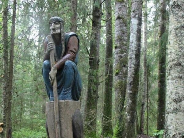 В Ленобласти статуей Бабы Яги убило восьмилетнего мальчика