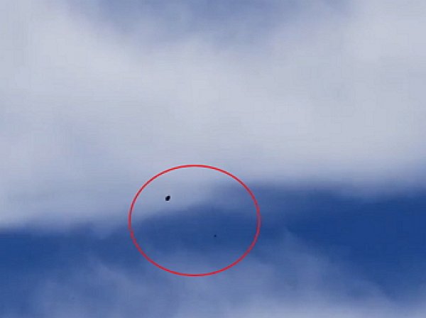 На YouTube попало видео сразу три сферических НЛО
