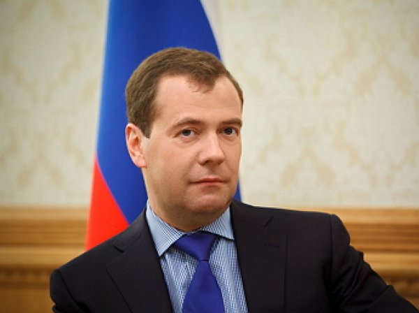 «А где портрет Путина?»: фото кабинета Медведева озадачило россиян