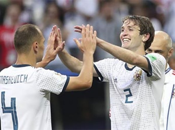 В Сети появилось видео "победных танцев" из раздевалки сборной России после матча с Испанией