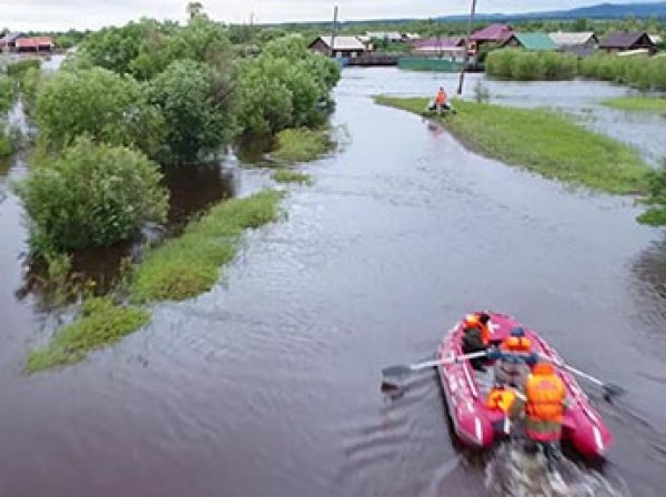 В Забайкалье паводком смыло ж/д мост, тысячи человек эвакуированы из-за наводнения