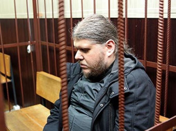 В Москве по делу о мошенничестве осудили "бога Кузю"