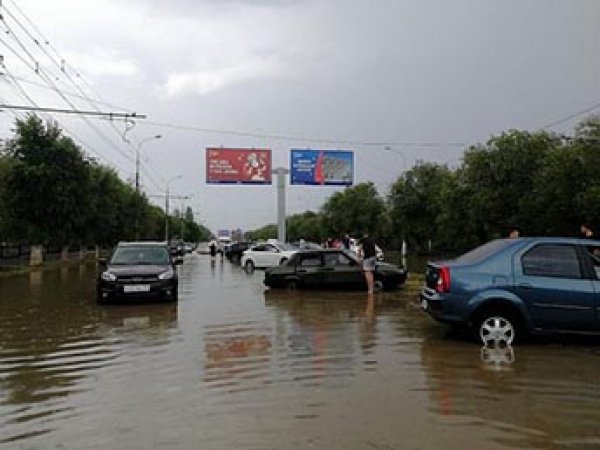В Волгограде из-за сильных ливней ввели режим ЧС