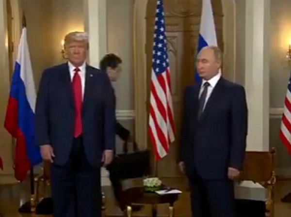Трамп подмигнул Путину на пресс-конференции в Хельсинки