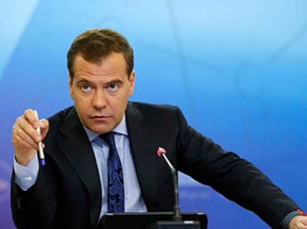 Кабмин Медведева повысил пошлины на американские товары