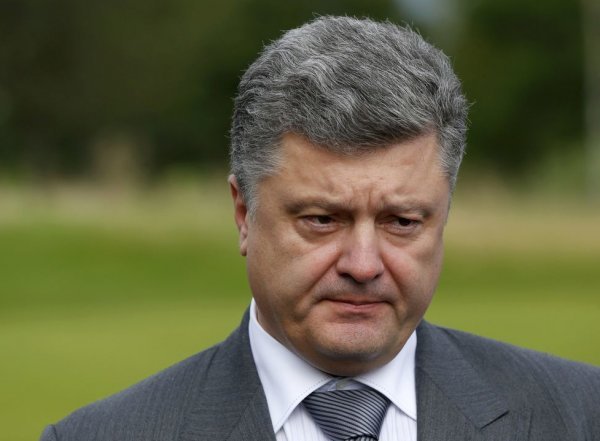 "Снизим тарифы лайком": Порошенко подняли на смех за рекламу в соцсетях