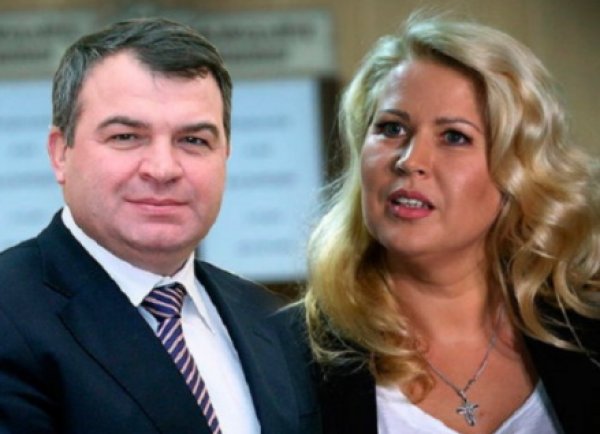 Евгения Васильева вышла замуж за экс-министра обороны Сердюкова