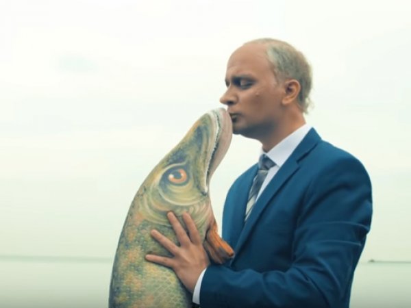 "Взимаю я, а платишь - ты!": известный блогер спародировал Путина под хит Монеточки