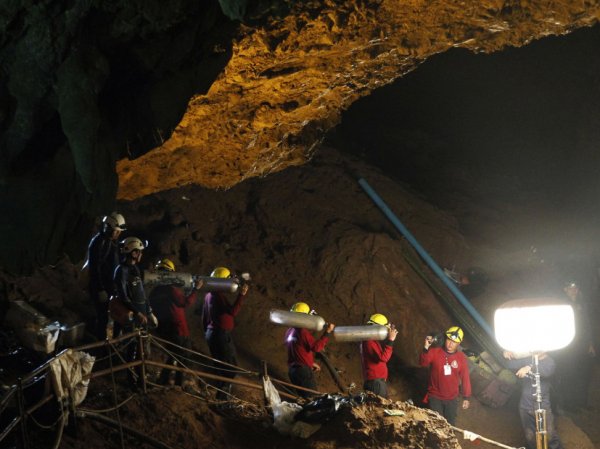 Спелеолог, спасавший детей из пещеры в Таиланде, грубо отозвался об Илоне Маске и его субмарине