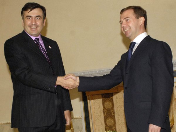Саакашвили оскорбил Медведева, рассказывая о переговорах с ним перед войной