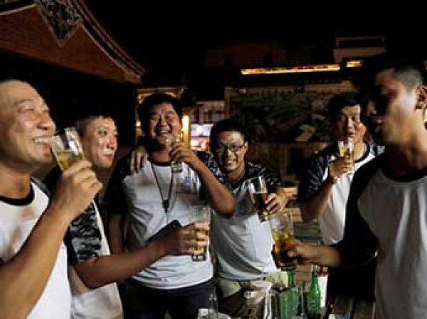 Ученые назвали самую вымирающую от пьянства страну