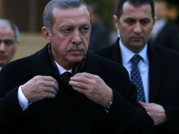 Соцсети обсуждают странную "дронобойку" охранника Эрдогана