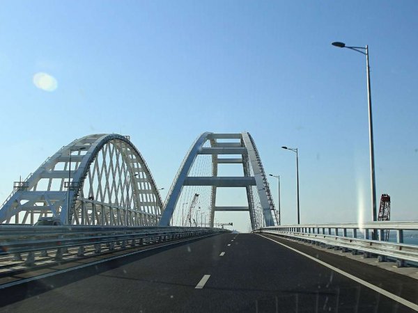 В Киеве призвали "союзников на Кавказе" и "высшие силы" уничтожить Крымский мост