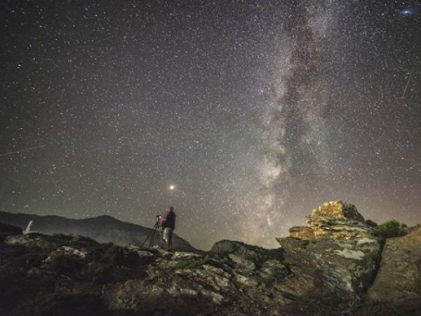 Звездопад Персеиды 13 августа 2018 стал темой №1 в соцсетях: опубликованы фото и видео