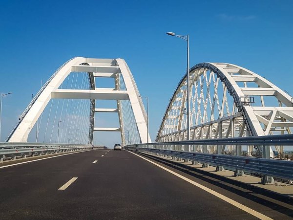 СМИ: украинцы покупают специальные туры, чтобы убедиться в реальности Крымского моста