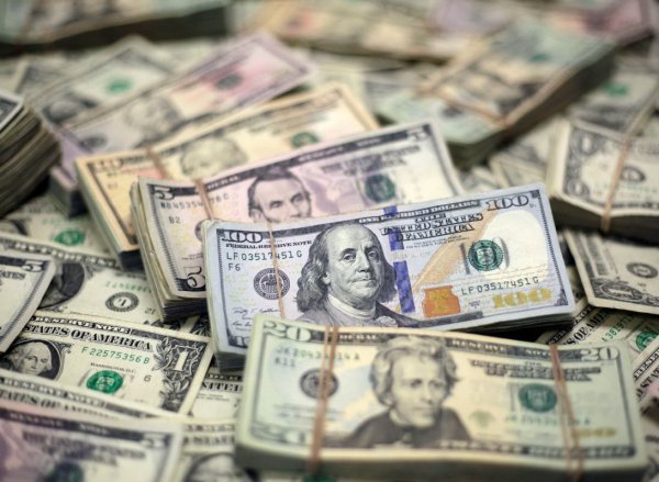Курс доллара на сегодня, 14 августа 2018: эксперт предрек рост курса доллара до 100 рублей