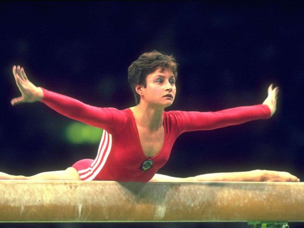Умерла легендарная советская гимнастка Елена Шушунова